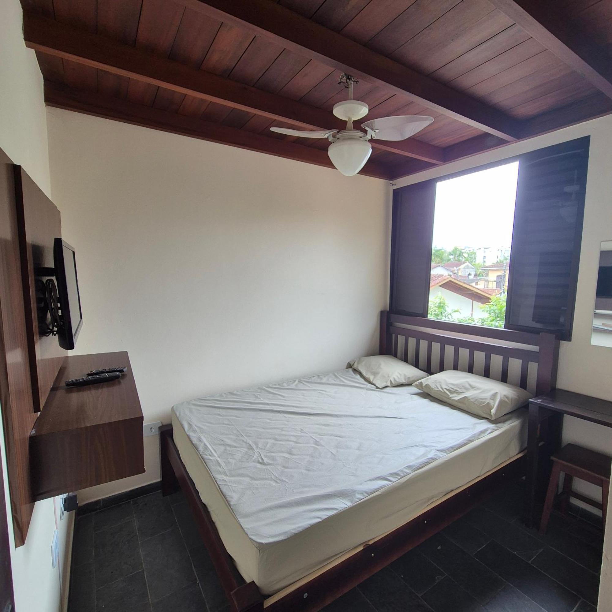 Casa 7 Em Ubatuba No Centro Condominio Com Piscina E Churrasqueira エクステリア 写真